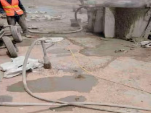 福鼎水泥混凝土路面板底注浆技术 路面脱空注浆整治方案